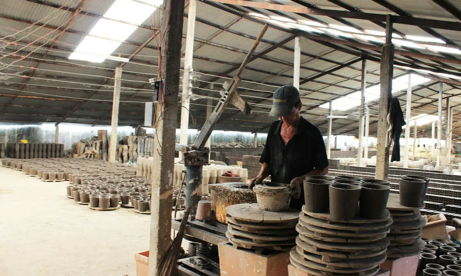 Wholesale suppliers and manufacturing in Vietnam